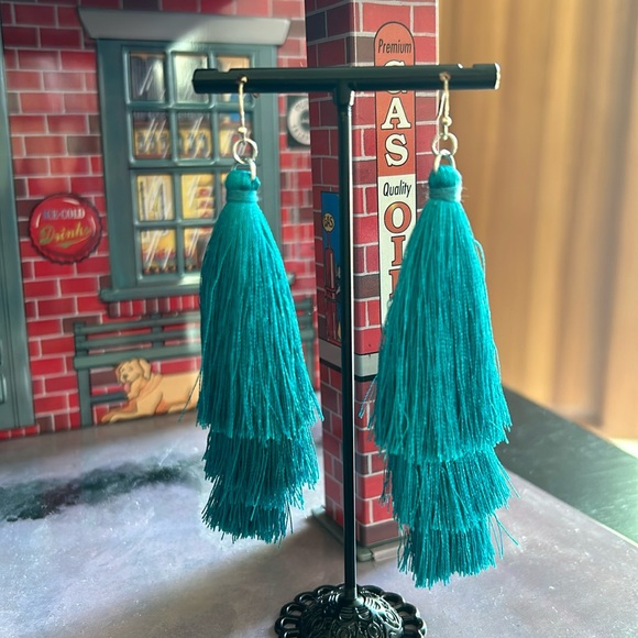 Handmade Jewelry - Turquoise tri tassel earrings